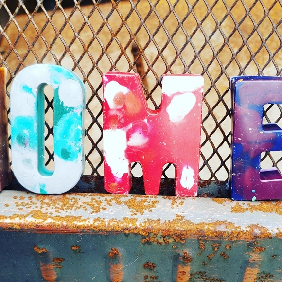 Custom Letter Crayons - Picture 4 of 8